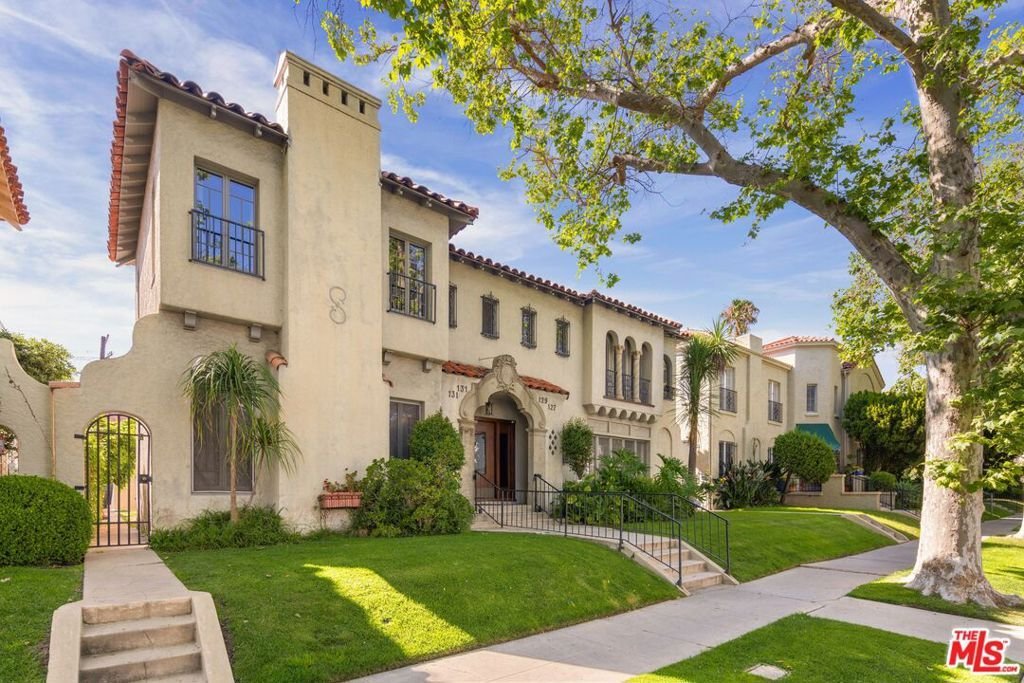 Los Angeles, California, United States 4 - 17909304