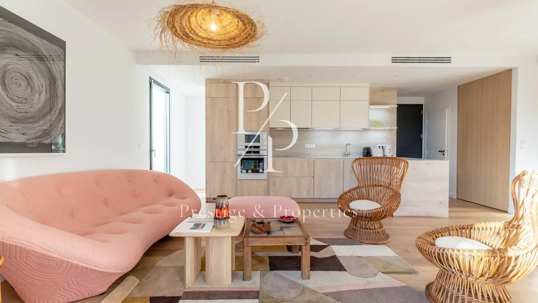 Villa in Antibes, Provence-Alpes-Côte d'Azur, France 2 - 15303646
