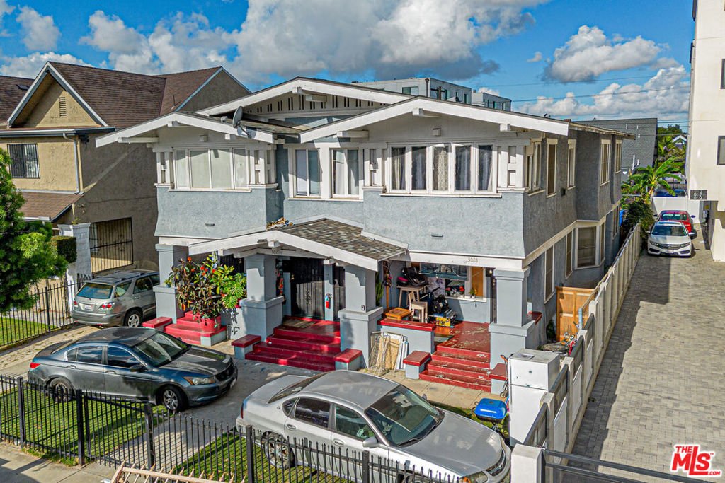 Los Angeles, California, United States 5 - 17909306