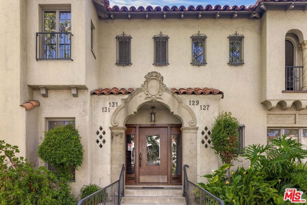 Los Angeles, California, United States 2 - 17909304