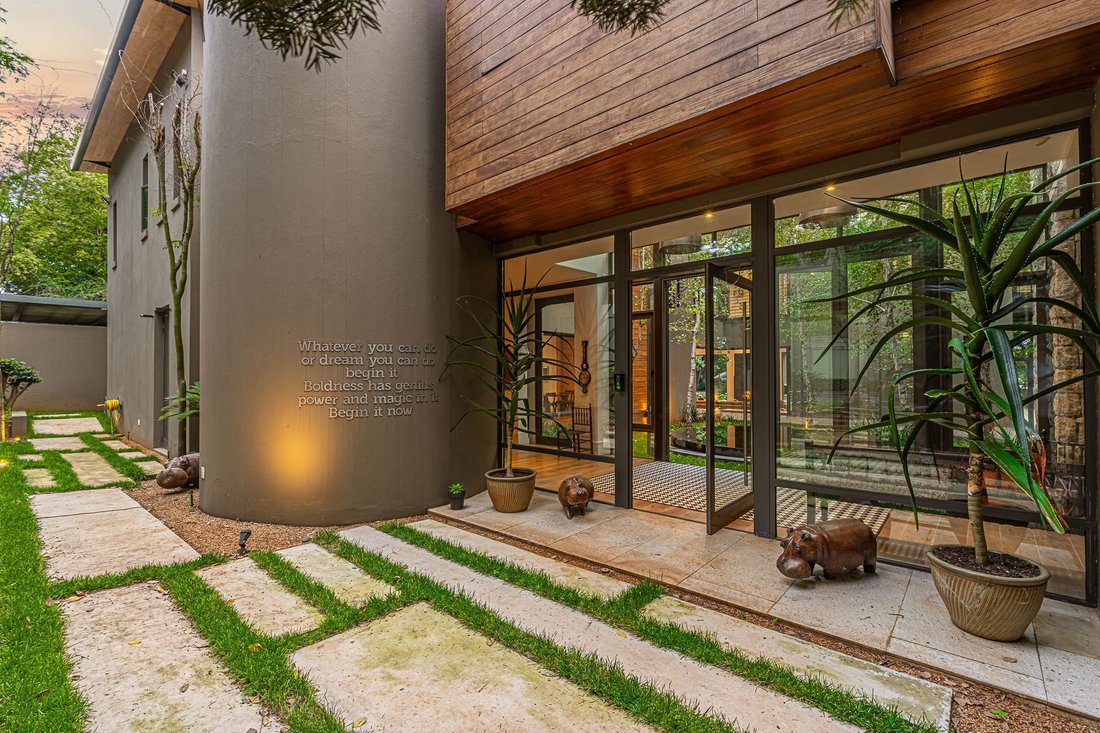 House in Sandton, Gauteng, South Africa 3 - 17909170