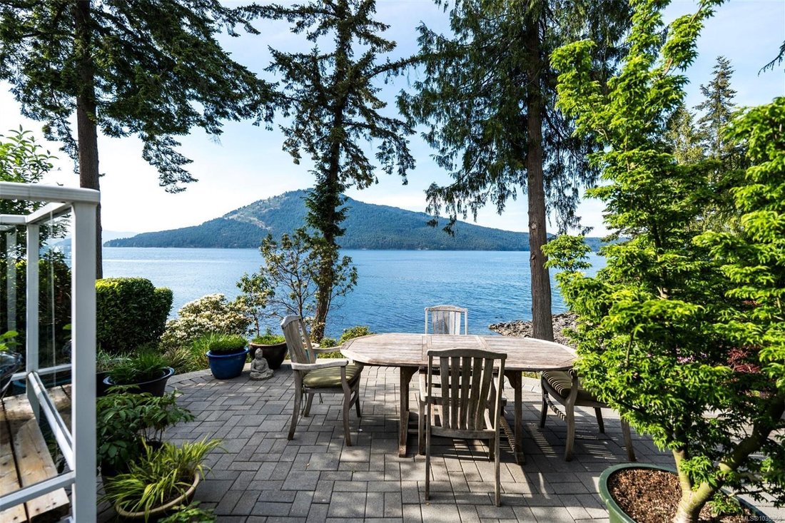 House in North Saanich, British Columbia, Canada 4 - 17910388