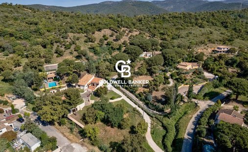 Villa in Nord Est, Bormes-les-Mimosas, France 1