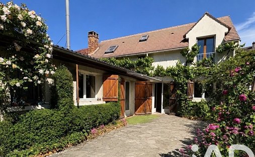 House in Gif-sur-Yvette, Ile-de-France, France 1