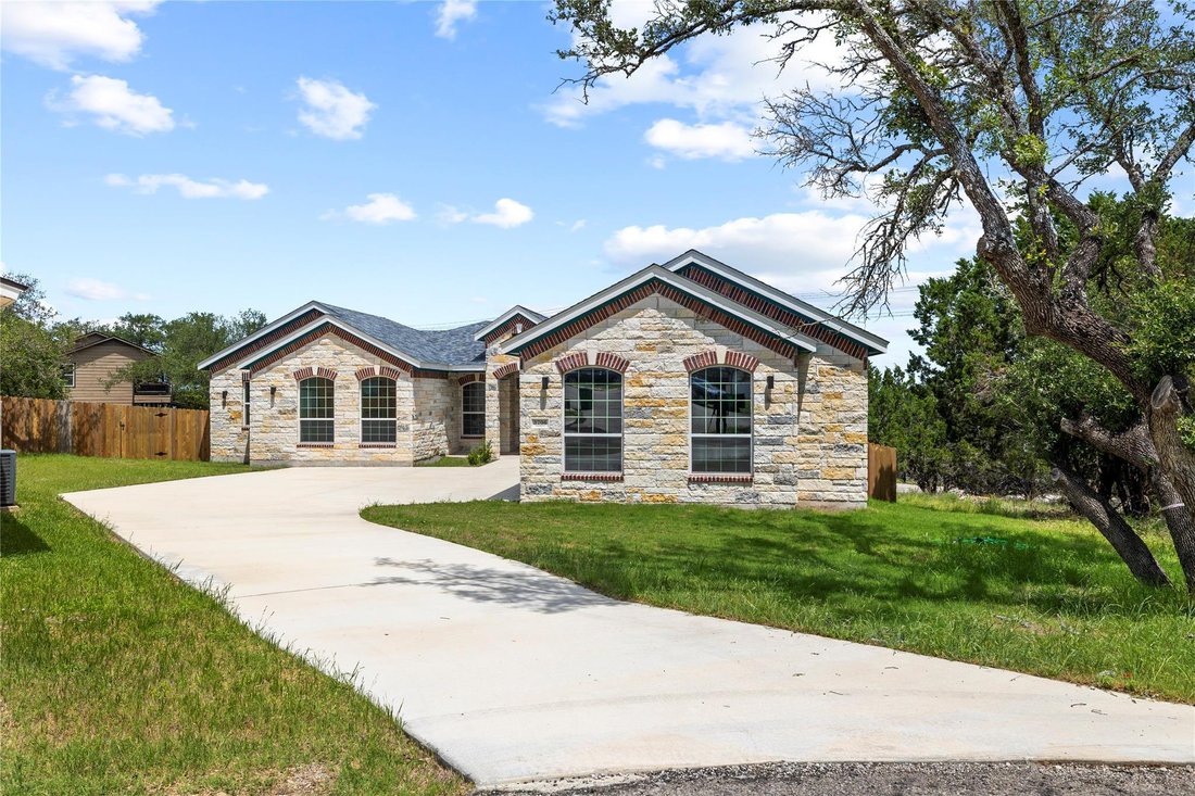 House in Jonestown, Texas, United States 2 - 17909754