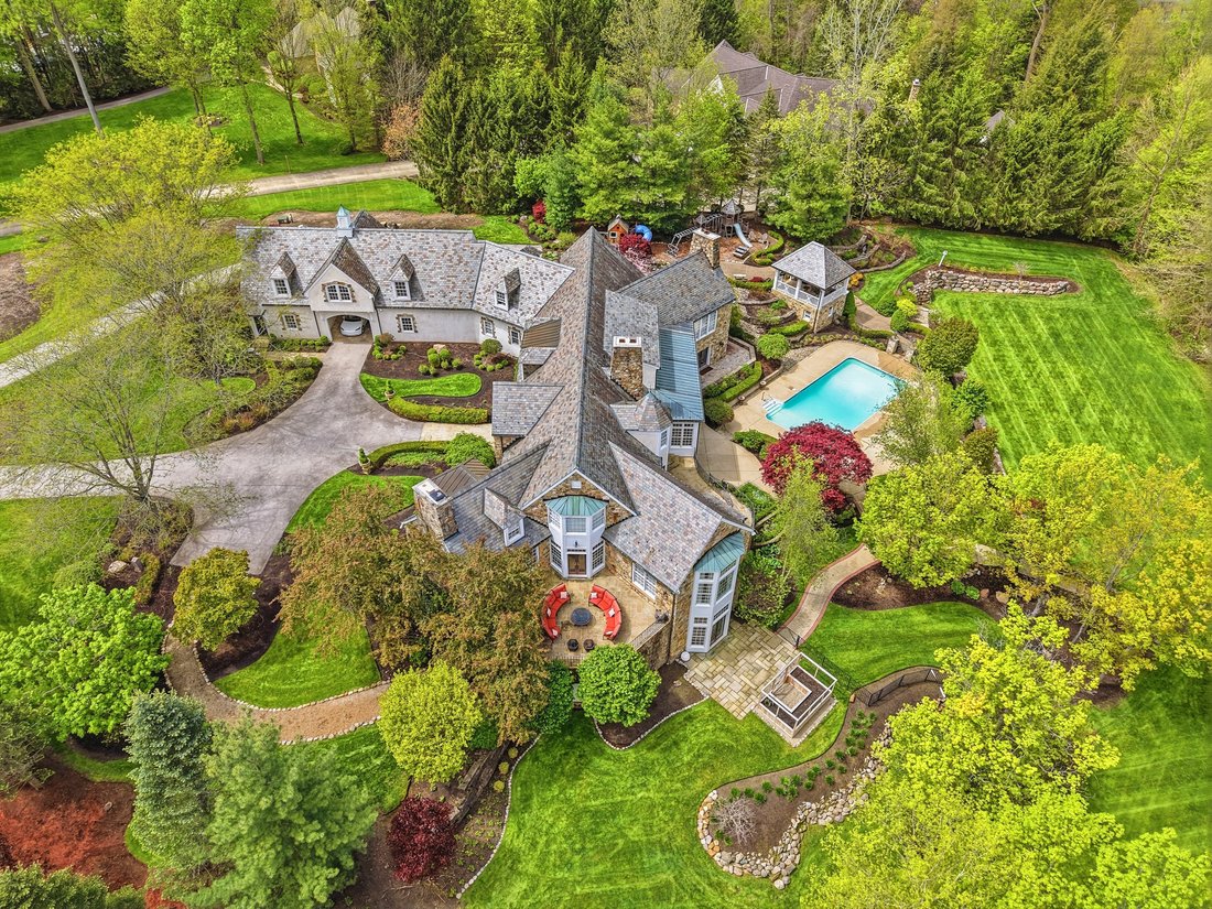 House in Gates Mills, Ohio, United States 2 - 17906479