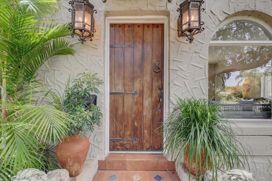 House in St. Petersburg, Florida, United States 3 - 17905835