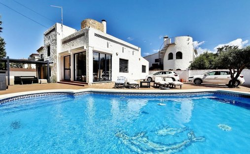 Villa in Empuriabrava, Catalonia, Spain 1