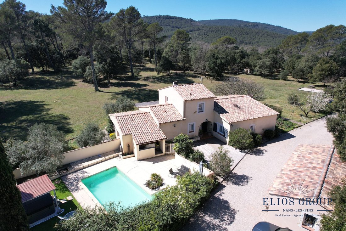 Country House in Besse-sur-Issole, Provence-Alpes-Côte d'Azur, France 1 - 17912383