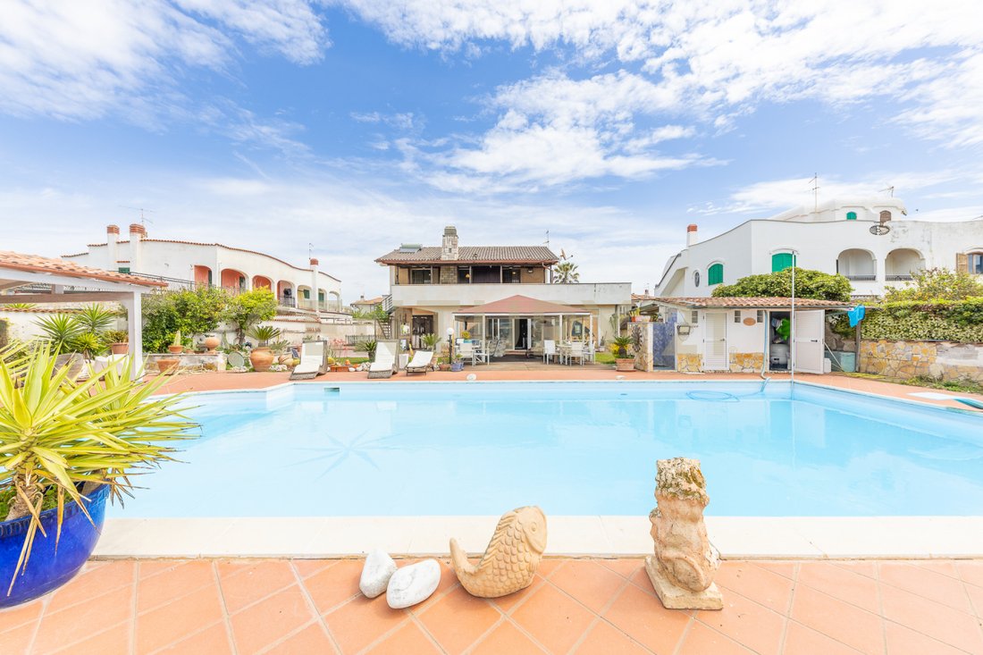 Villa in New Florida, Ardea, Lazio 1 - 17909052