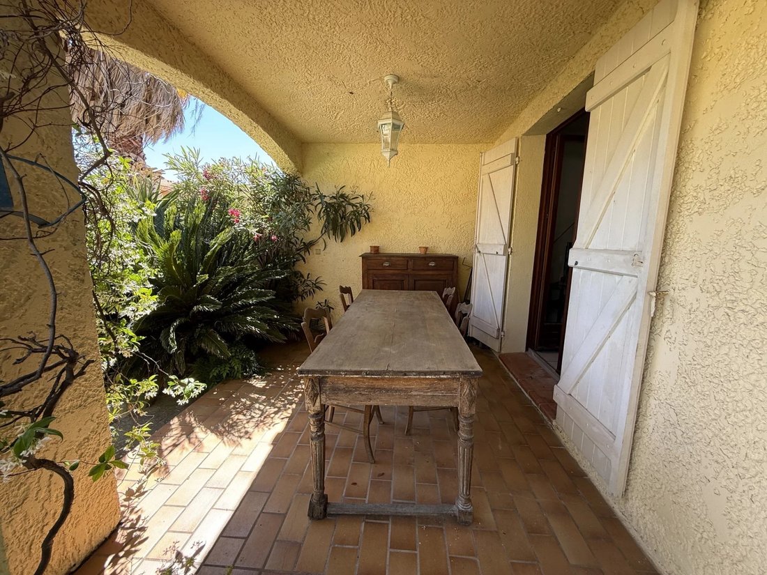 House in Le Village-L'Esperon, Sausset-les-Pins, France 2 - 17908021