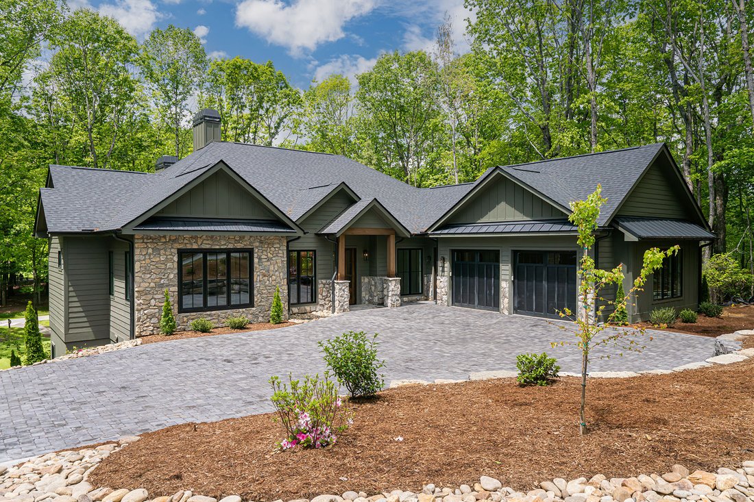 House in Laurel Park, North Carolina, United States 1 - 17911822