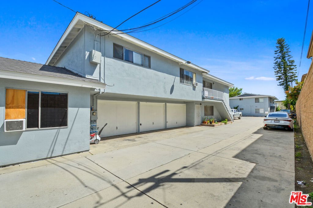 Norwalk, California, United States 3 - 17909331