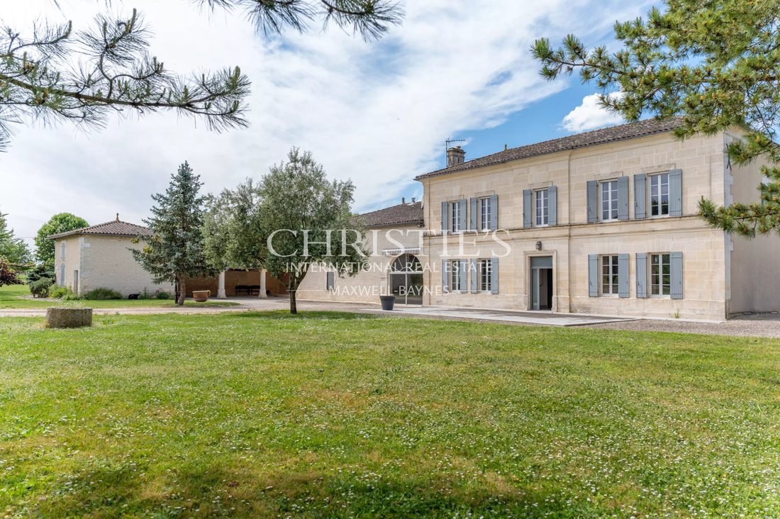 Estate in Archiac, Nouvelle-Aquitaine, France 1 - 17908084