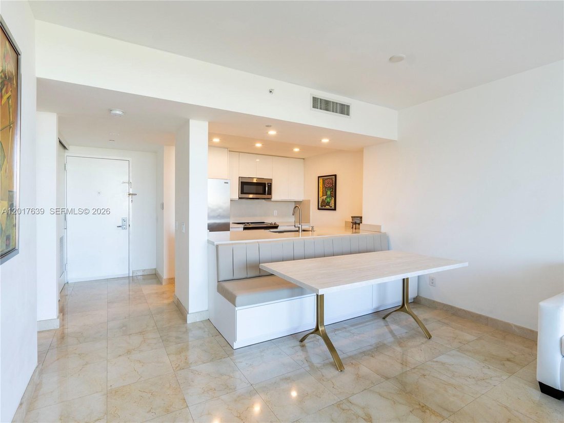 Condo in Miami, Florida, United States 5 - 17907596