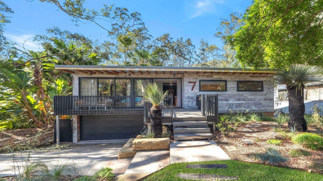 House in Pearl Beach, New South Wales, Australia 1 - 17912184