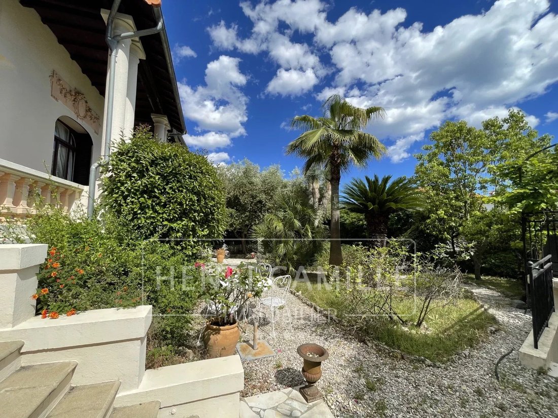 Villa in Vallergues, Cannes, France 1 - 10670996