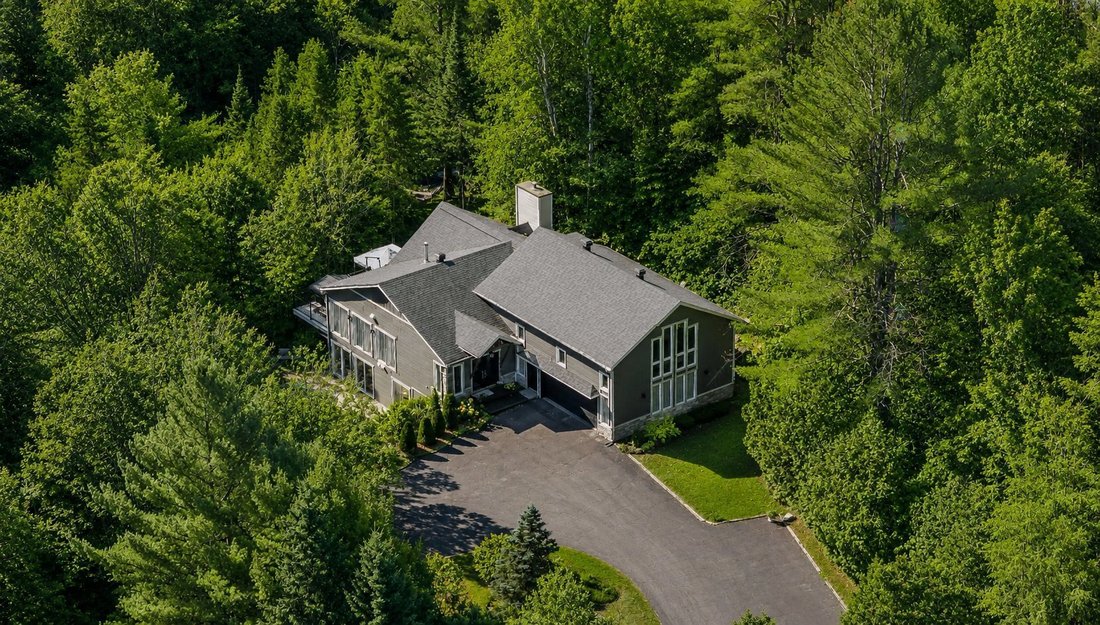 House in Sainte-Adèle, Quebec, Canada 1 - 16417832
