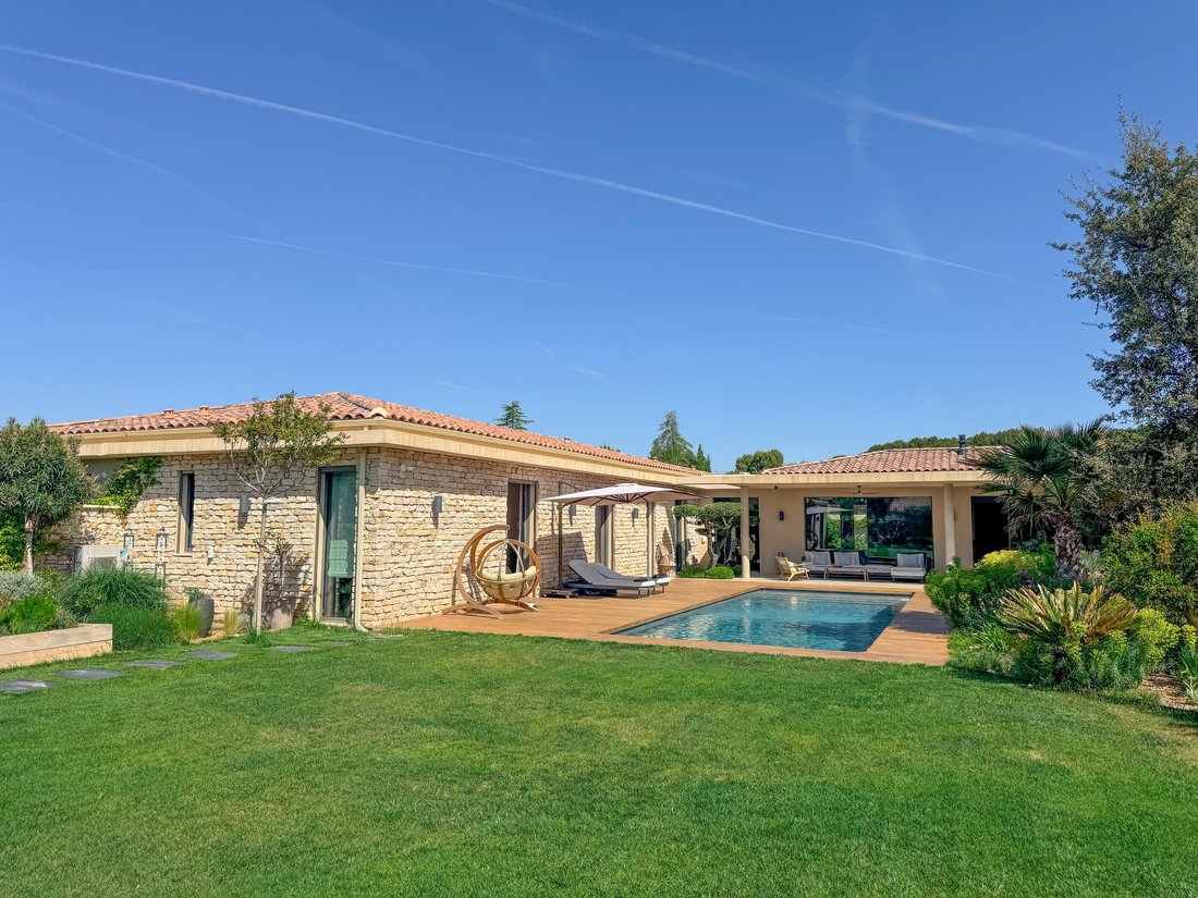 House in Le Tholonet, Provence-Alpes-Côte d'Azur, France 1 - 17856028
