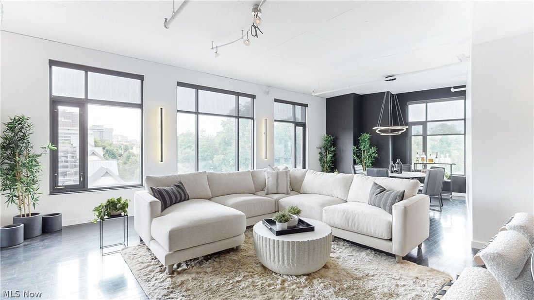 Condo in Akron, Ohio, United States 4 - 17909202