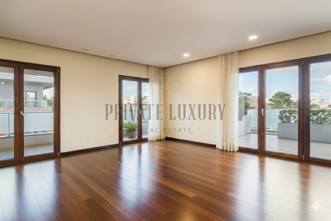 Apartment in Moscavide e Portela, Lisbon, Portugal 1 - 17613270
