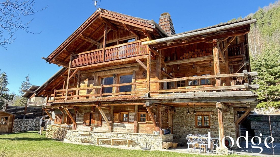 Chalet in La Salle-les-Alpes, Provence-Alpes-Côte d'Azur, France 1 - 17912259
