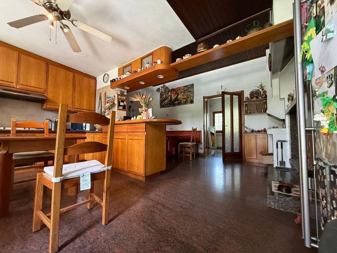 Villa in Ronchi, Massa, Italy 3 - 17909451