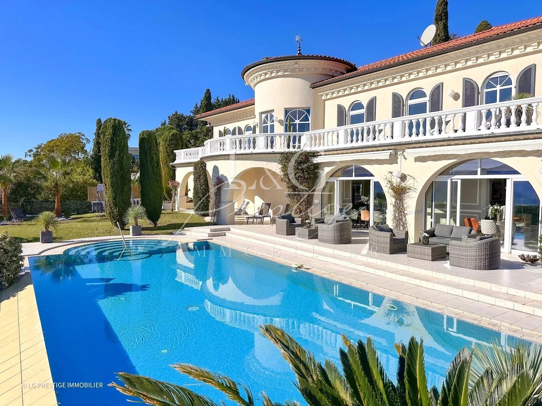 Estate in Cannes Marina-La Roubine, Mandelieu-la-Napoule, France 1 - 14970811