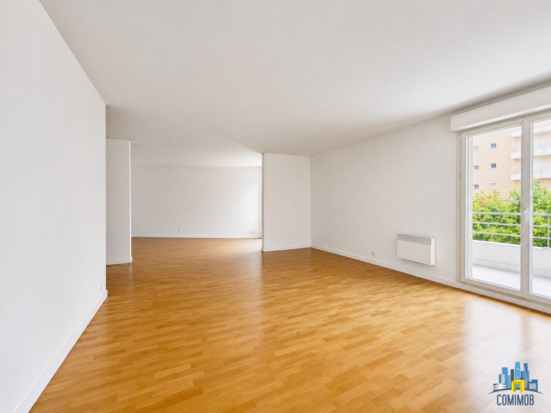 Apartment in Hôtel de Ville, Courbevoie, France 4 - 17912244