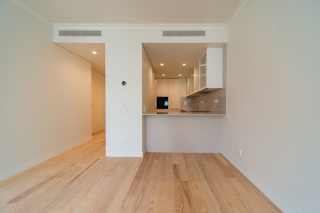 Apartment in Avenidas Novas, Lisbon, Portugal 3 - 17906199