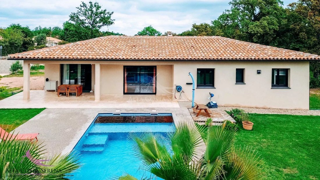 House in Prunelli-di-Fiumorbo, Corsica, France 1 - 17907866
