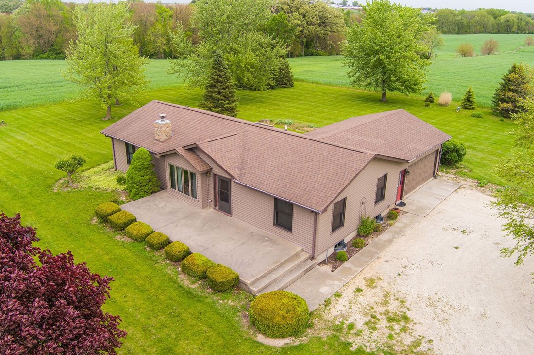 House in Waterman, Illinois, United States 3 - 17907875