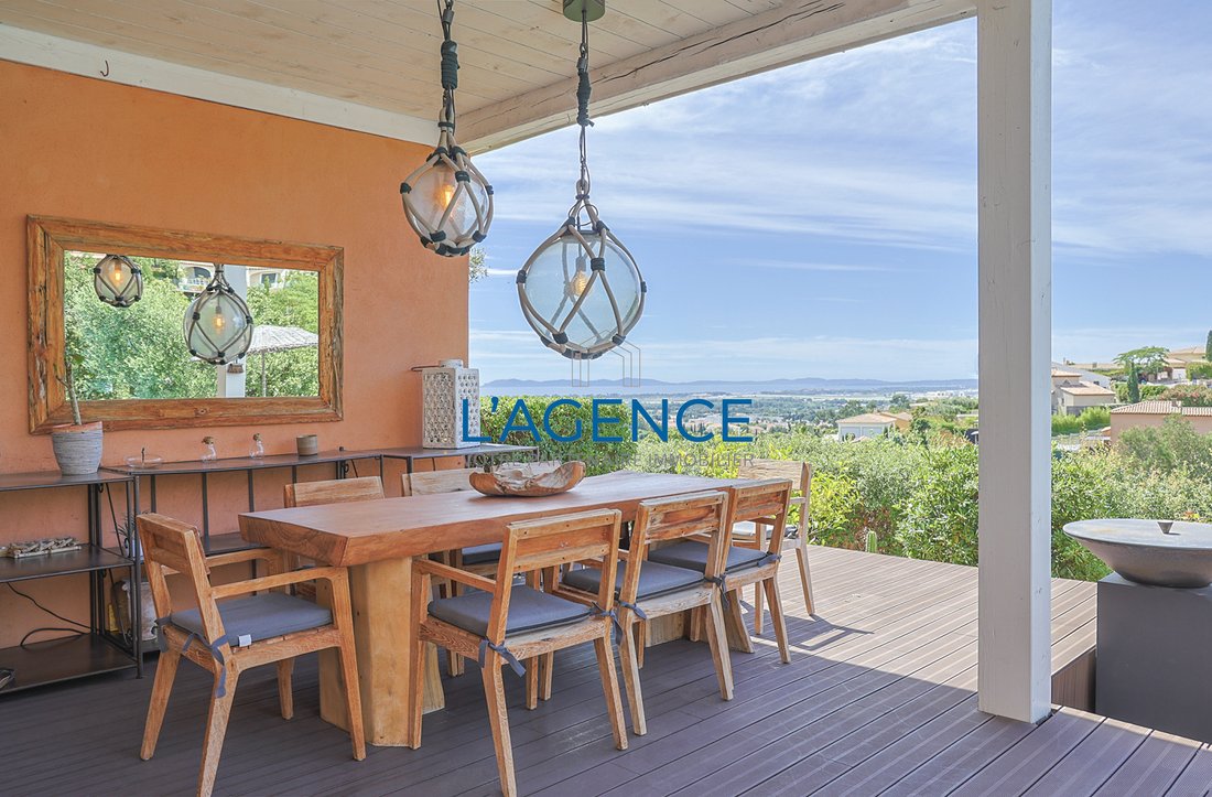 Villa in Hyeres, Provence-Alpes-Côte d'Azur, France 4 - 17497093