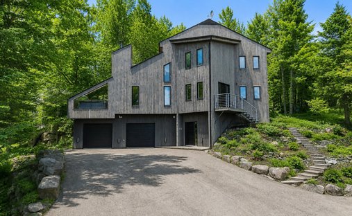 House in Piedmont, Quebec, Canada 1