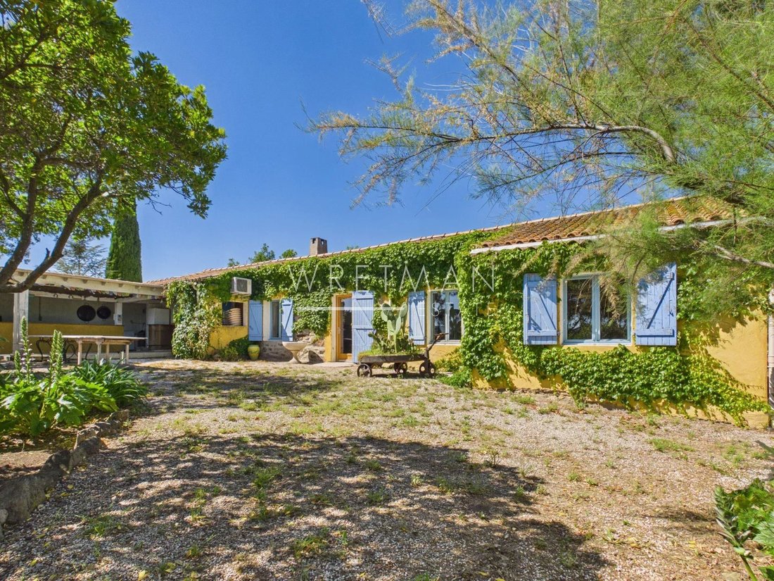 Farm Ranch in La Motte, Provence-Alpes-Côte d'Azur, France 4 - 17907780