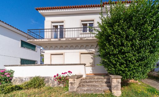 Villa in Oeiras e Sao Juliao da Barra, Paco de Arcos e Caxias, Lisbon, Portugal 1