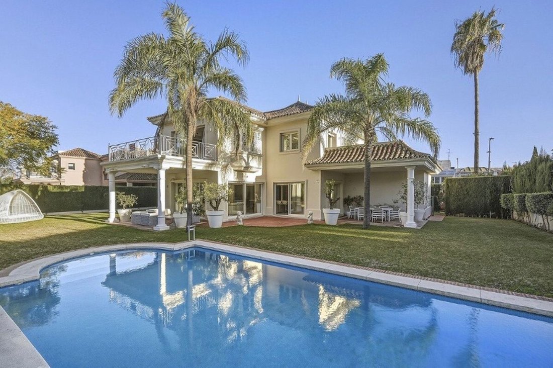 Villa in Guadalmina Alta, San Pedro de Alcantara, Spain 1 - 17907806