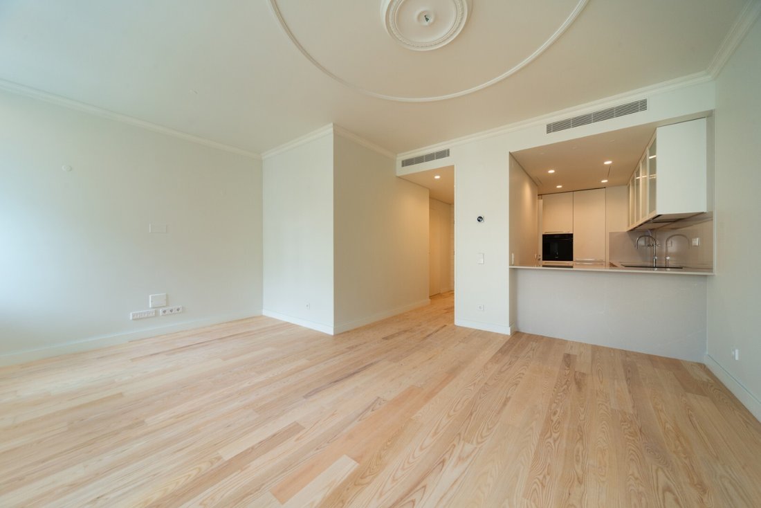 Apartment in Avenidas Novas, Lisbon, Portugal 2 - 17906199
