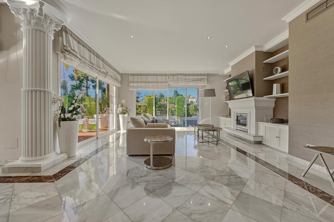 Villa in Guadalmina Alta, San Pedro de Alcantara, Spain 2 - 17907806