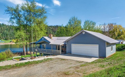 House in Kettle Falls, Washington, United States 1