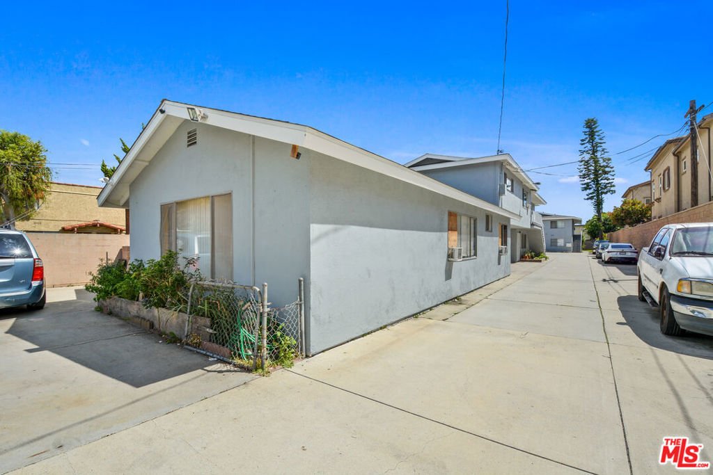 Norwalk, California, United States 2 - 17909331