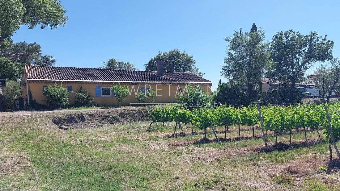 Farm Ranch in La Motte, Provence-Alpes-Côte d'Azur, France 5 - 17907780