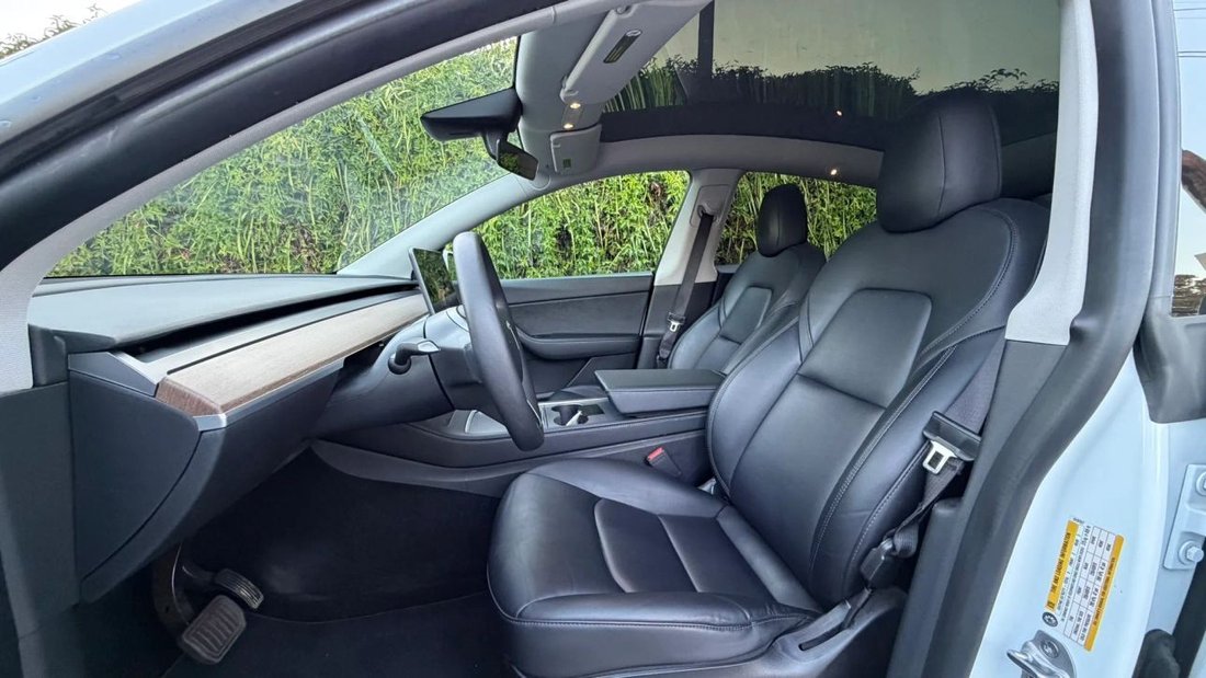 Suv in Hawthorne, CA, United States 3 - 17908257