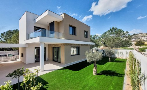Villa in Agios Tychon, Limassol, Cyprus 1