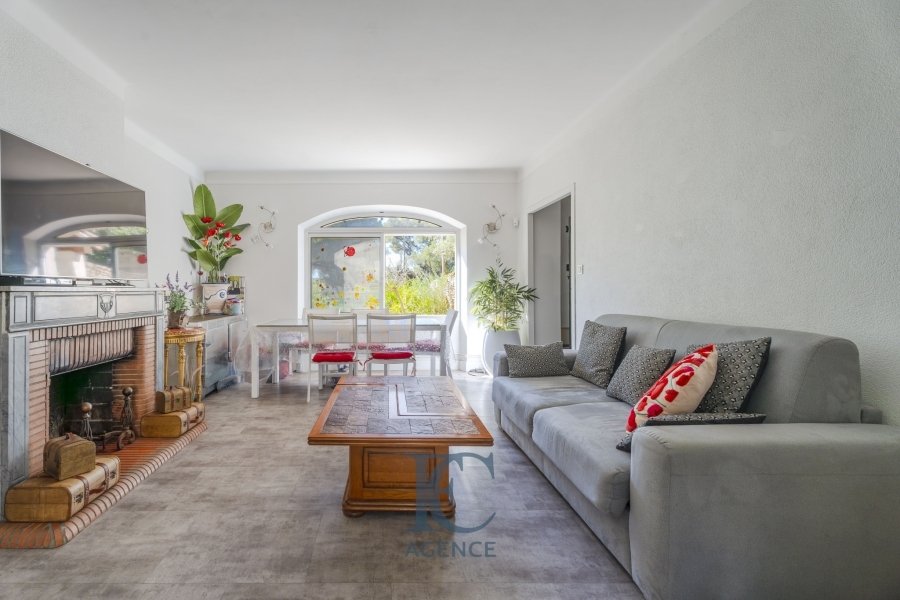 House in Saint-Cyr-sur-Mer, Provence-Alpes-Côte d'Azur, France 2 - 17910069