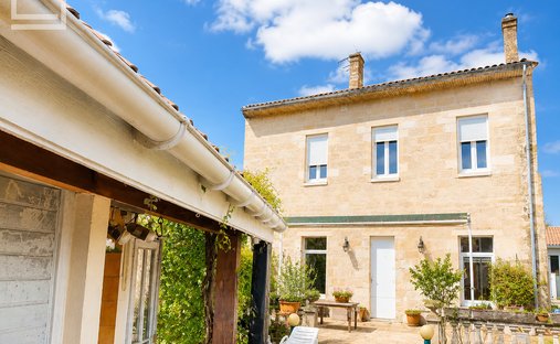 House in Sud, Léognan, France 1