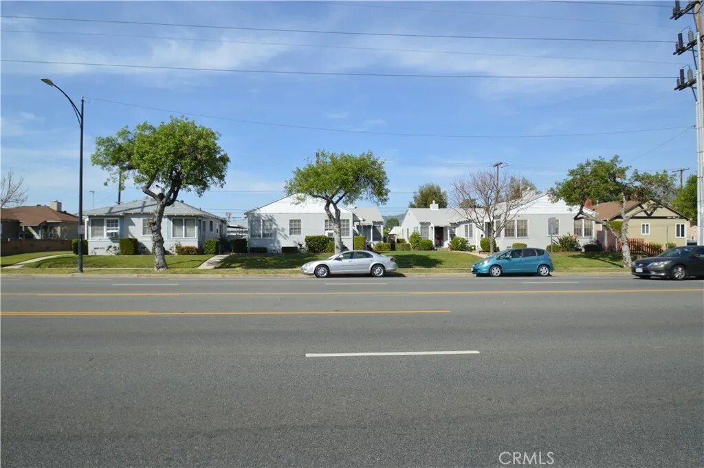 Burbank, California, United States 4 - 17606799