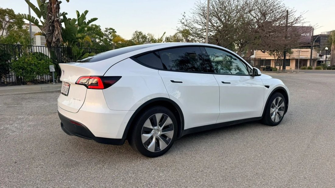 Suv in Hawthorne, CA, United States 2 - 17908257