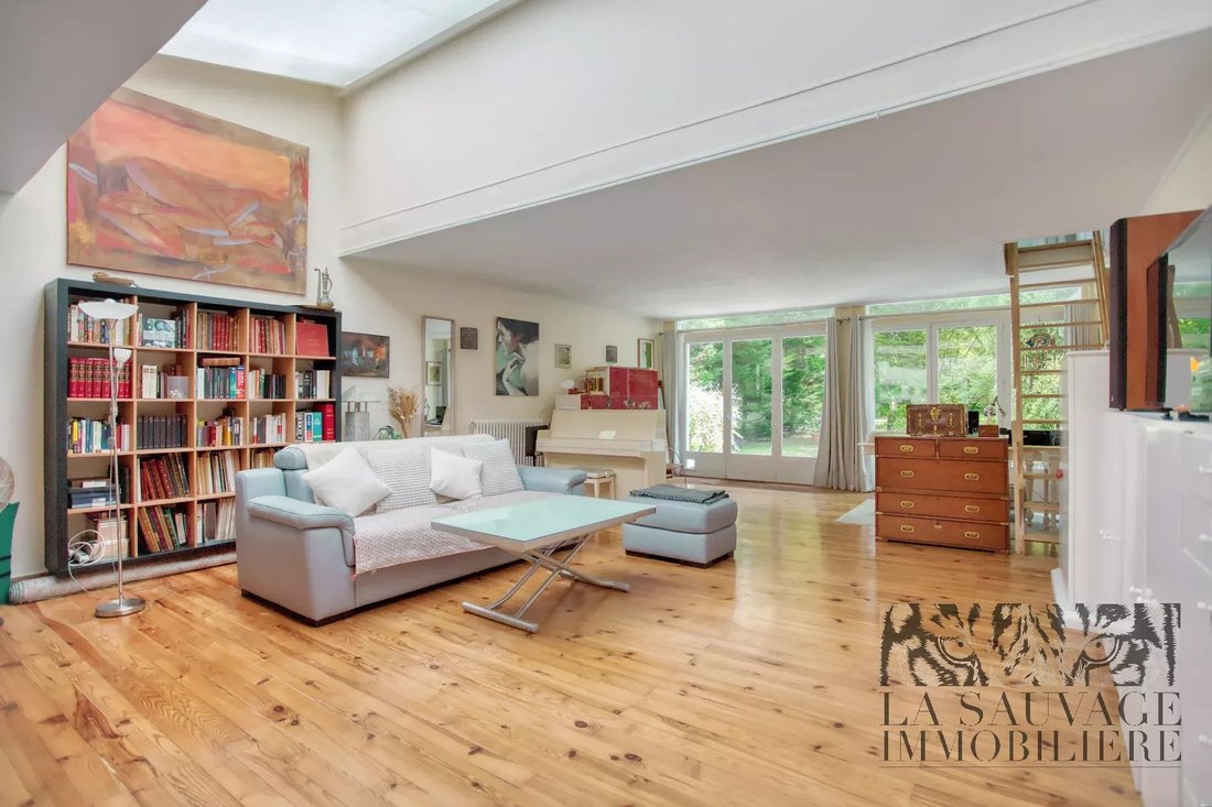 Townhouse in Fontenay-sous-Bois, Ile-de-France, France 1 - 17911037