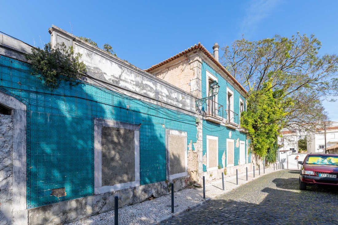 Chateau in Santa Clara, Lisbon, Portugal 1 - 17907674